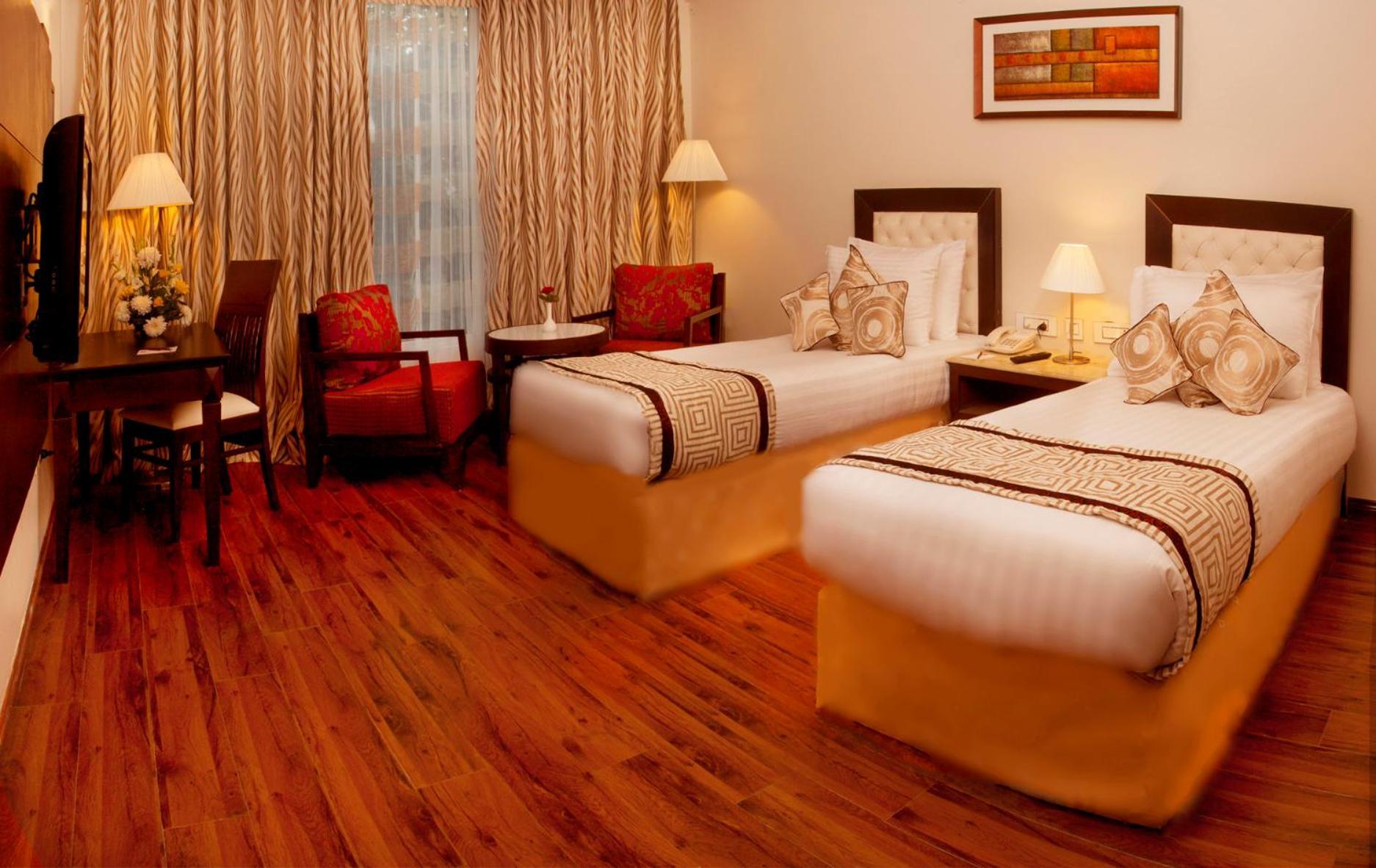 Treehouse Queens Pearl Гургаон Екстериор снимка